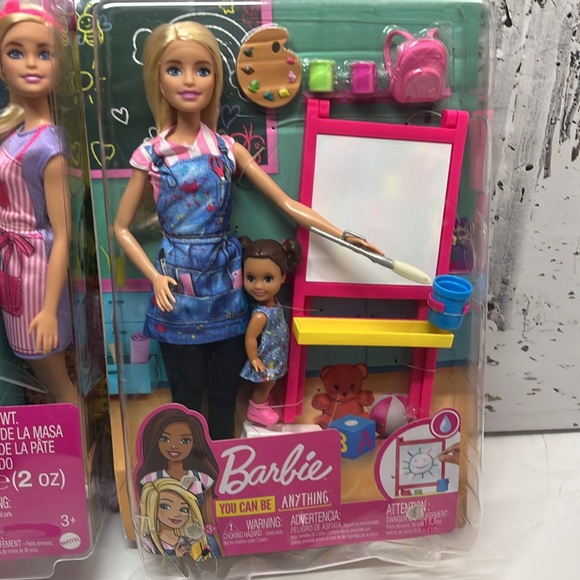 Barbies Lot NEW! - Picture 5 of 11